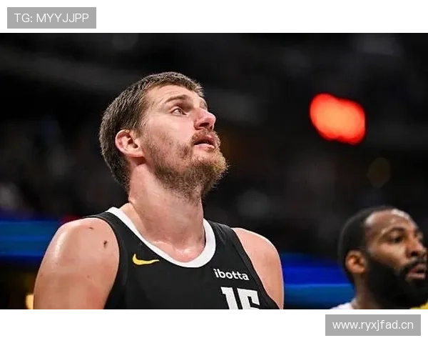 NBA赛场上裁判中断比赛的依据